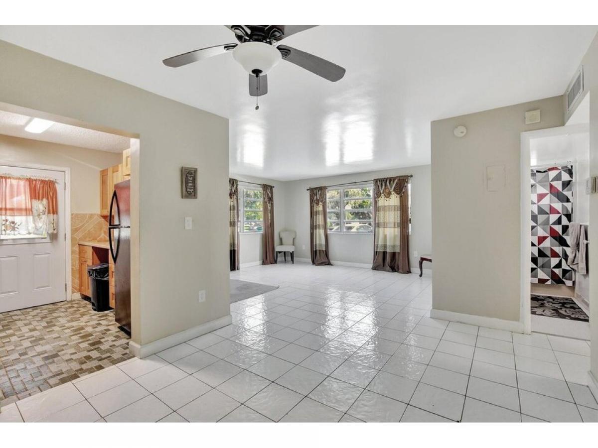 Picture of Home For Sale in Miami Gardens, Florida, United States