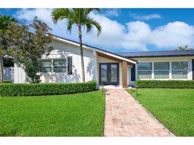 Home For Sale in Jupiter Inlet Colony, Florida