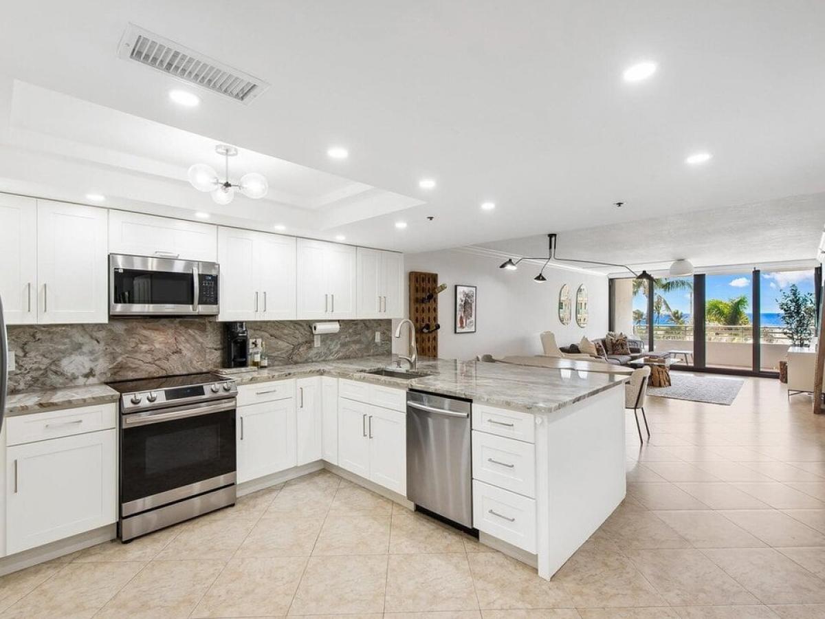 Picture of Home For Sale in Highland Beach, Florida, United States