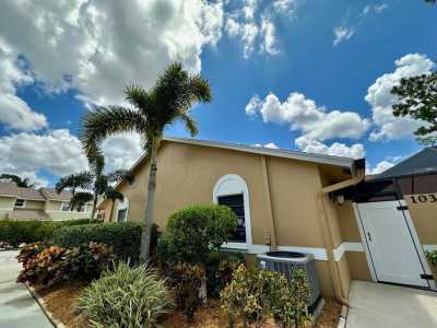 Home For Rent in Wellington, Florida