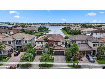 Home For Sale in Parkland, Florida