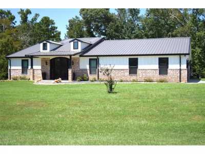 Home For Sale in Willis, Texas