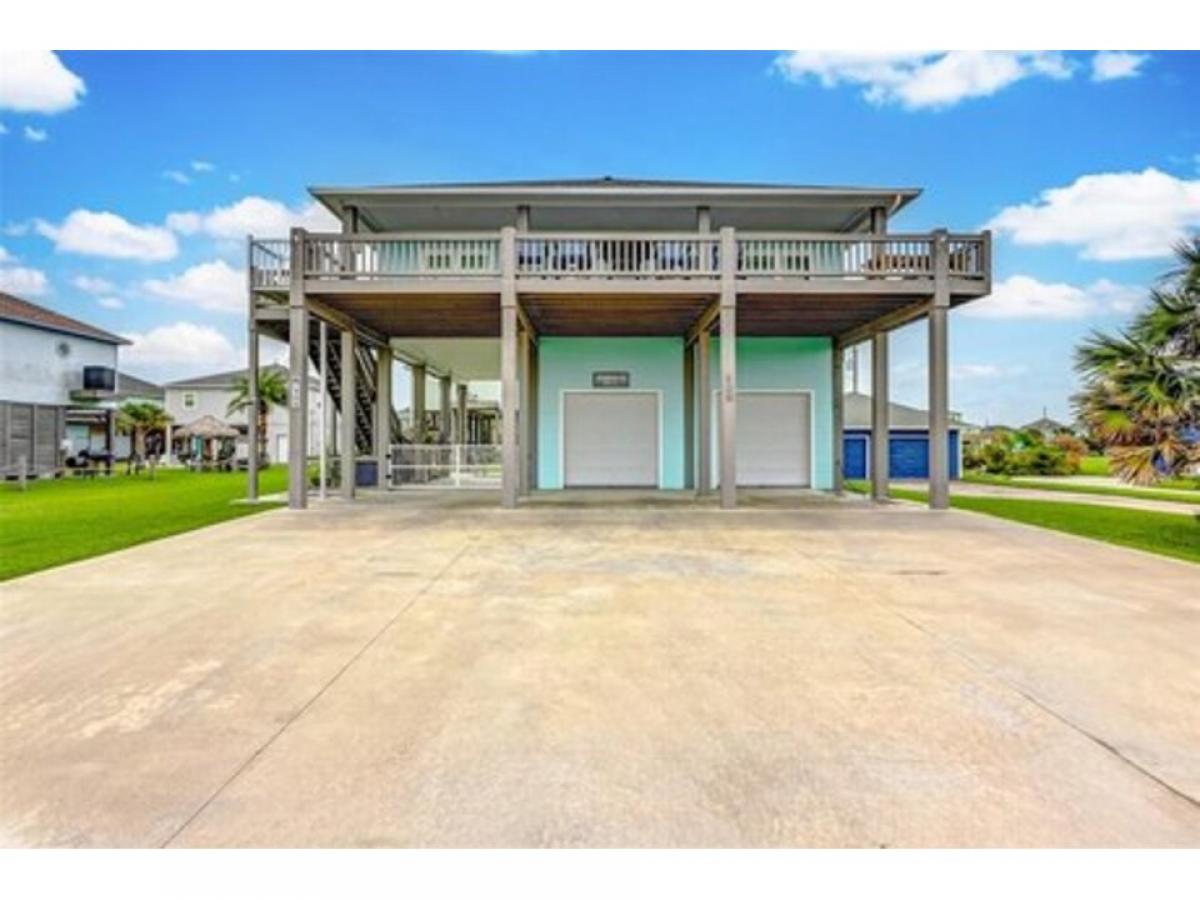 Picture of Home For Sale in Port Bolivar, Texas, United States