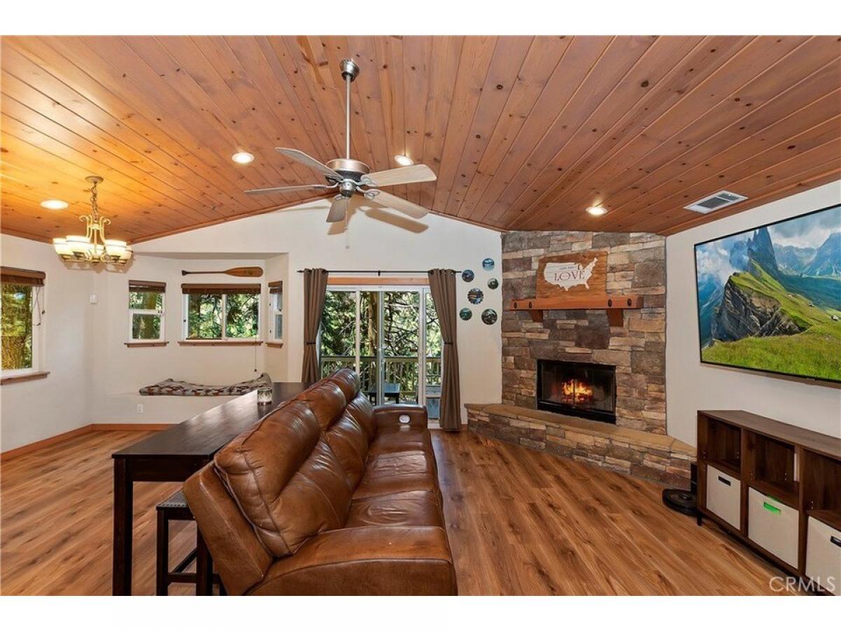 Picture of Home For Sale in Lake Arrowhead, California, United States