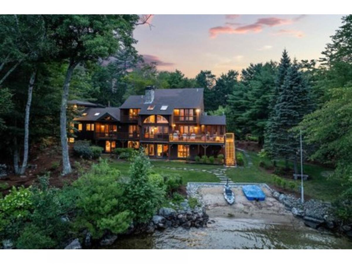 Picture of Home For Sale in Moultonborough, New Hampshire, United States