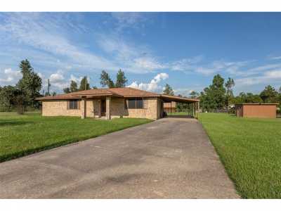 Home For Sale in Onalaska, Texas