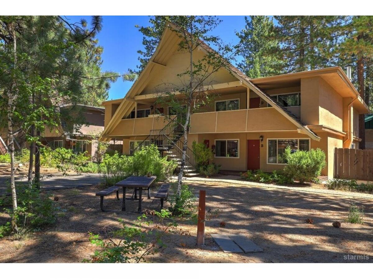 Picture of Home For Sale in South Lake Tahoe, California, United States