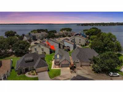 Home For Sale in Willis, Texas