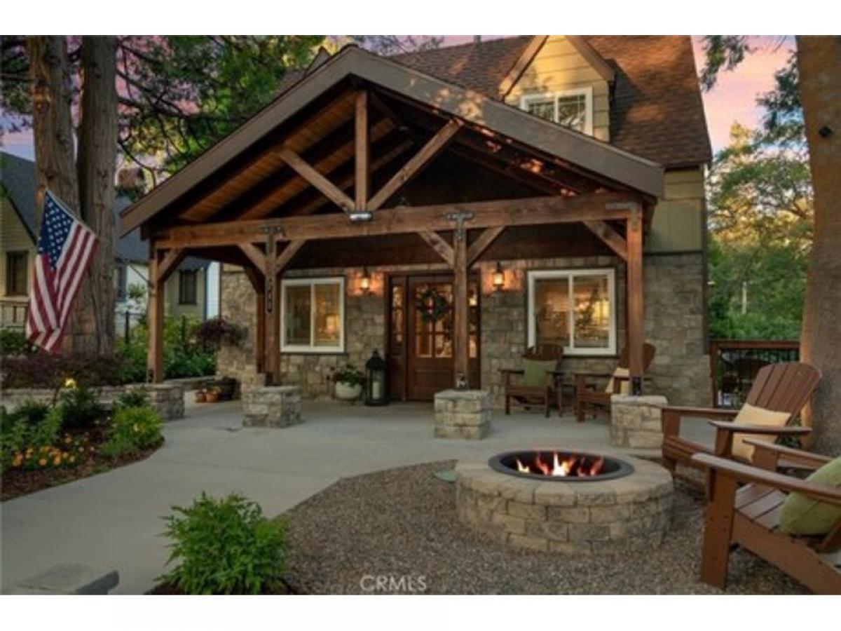 Picture of Home For Sale in Lake Arrowhead, California, United States