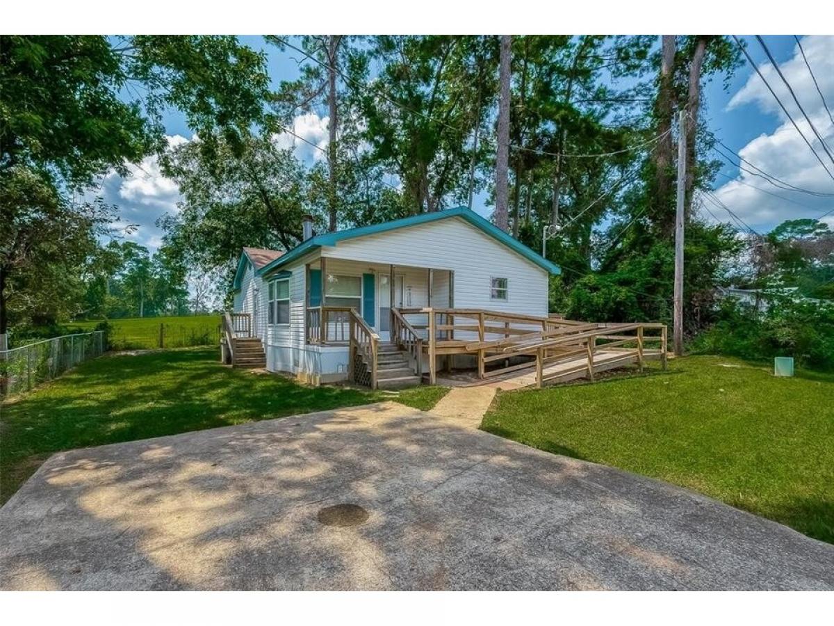 Picture of Home For Sale in Montgomery, Texas, United States