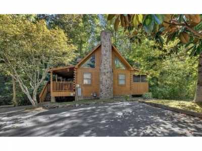 Home For Sale in Pigeon Forge, Tennessee