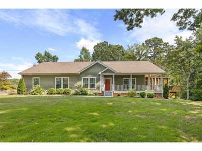 Home For Sale in Etowah, Tennessee