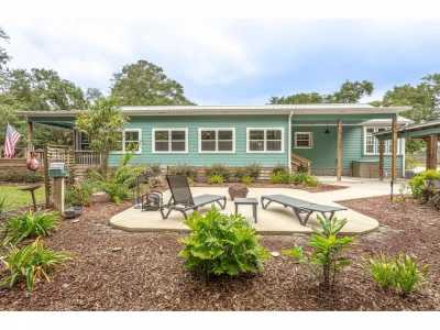 Home For Sale in Carrabelle, Florida