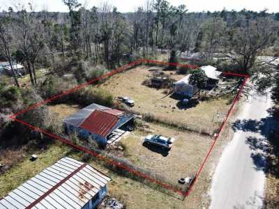 Home For Sale in Wewahitchka, Florida