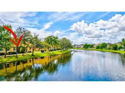 Home For Sale in Royal Palm Beach, Florida