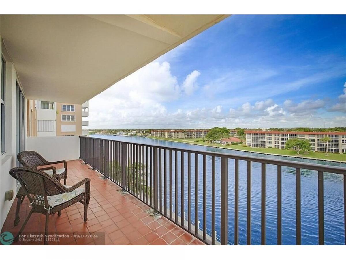 Picture of Home For Sale in Hillsboro Beach, Florida, United States