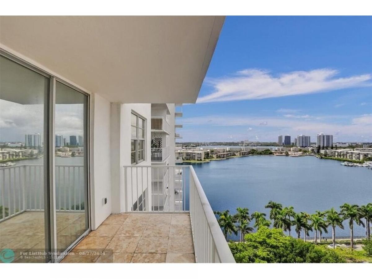 Picture of Home For Sale in Aventura, Florida, United States