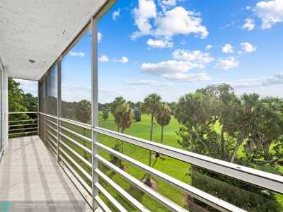 Home For Sale in Pompano Beach, Florida