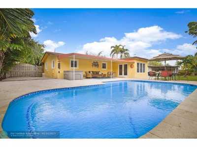 Home For Sale in Lighthouse Point, Florida