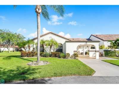 Home For Sale in Boynton Beach, Florida