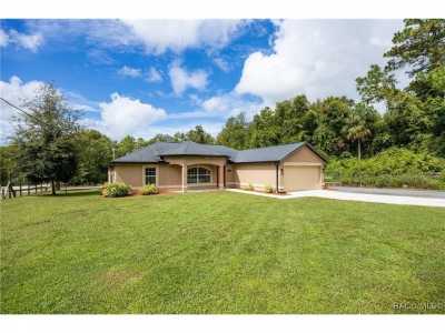 Home For Sale in Weeki Wachee, Florida