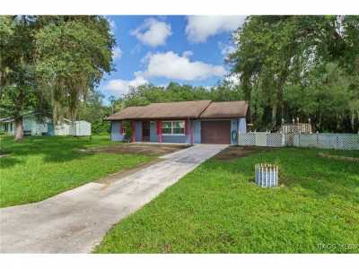 Home For Sale in Inverness, Florida