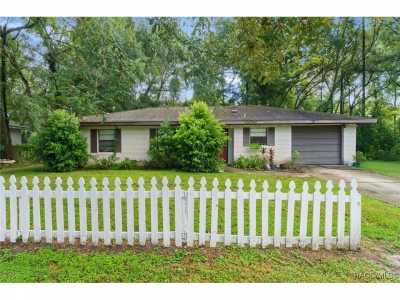 Home For Sale in Inverness, Florida