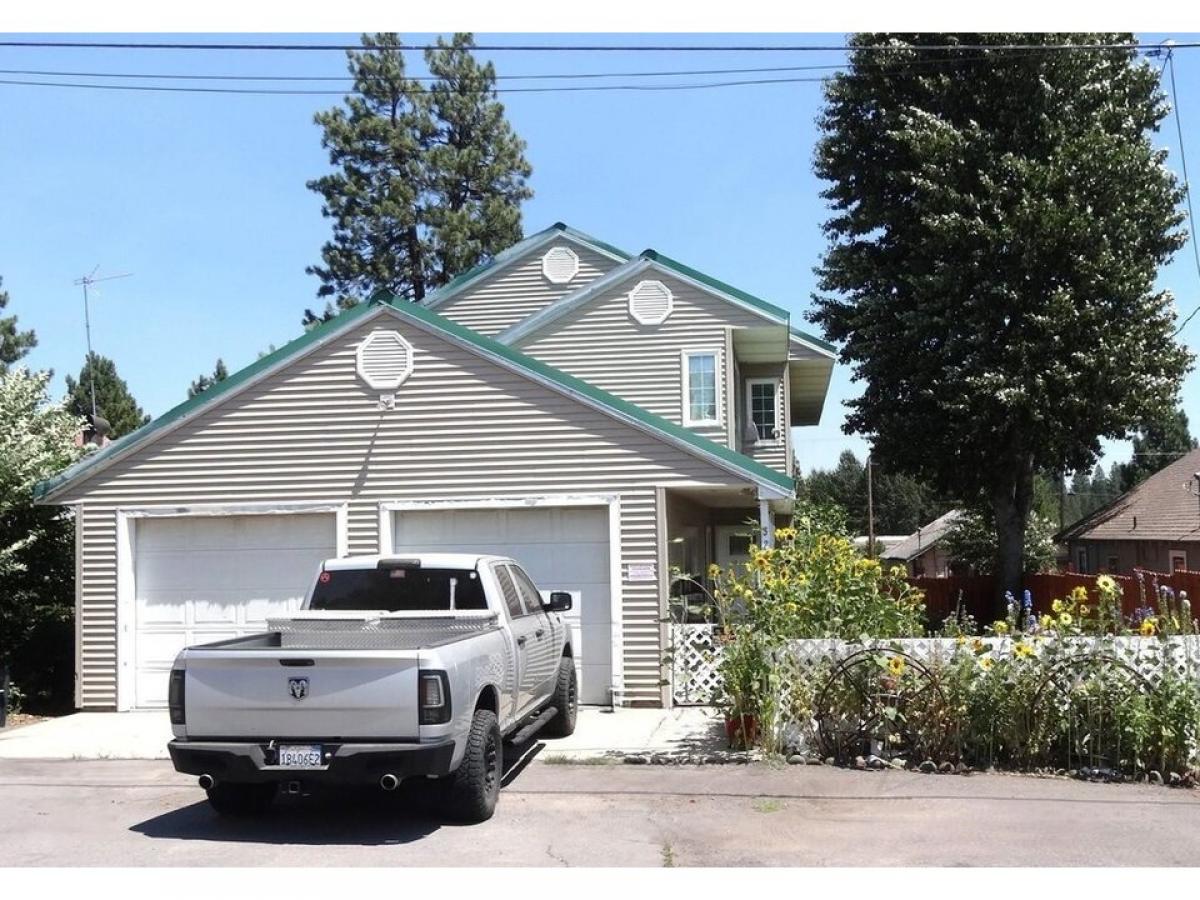 Picture of Home For Sale in Westwood, California, United States