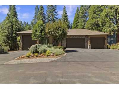 Home For Sale in Lake Almanor, California