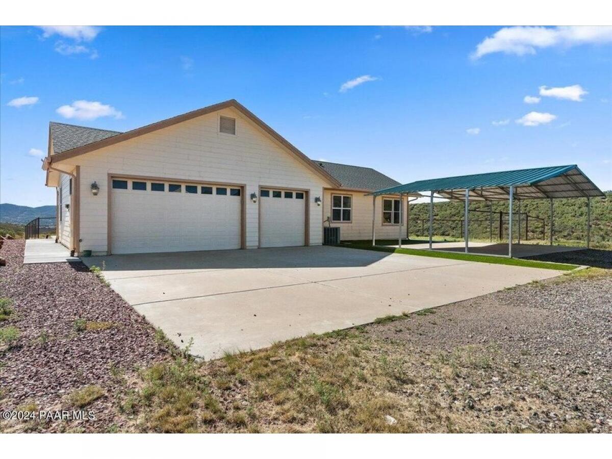 Picture of Home For Sale in Dewey-Humboldt, Arizona, United States