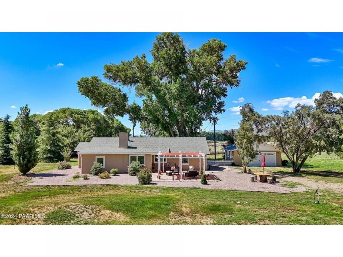 Picture of Home For Sale in Skull Valley, Arizona, United States