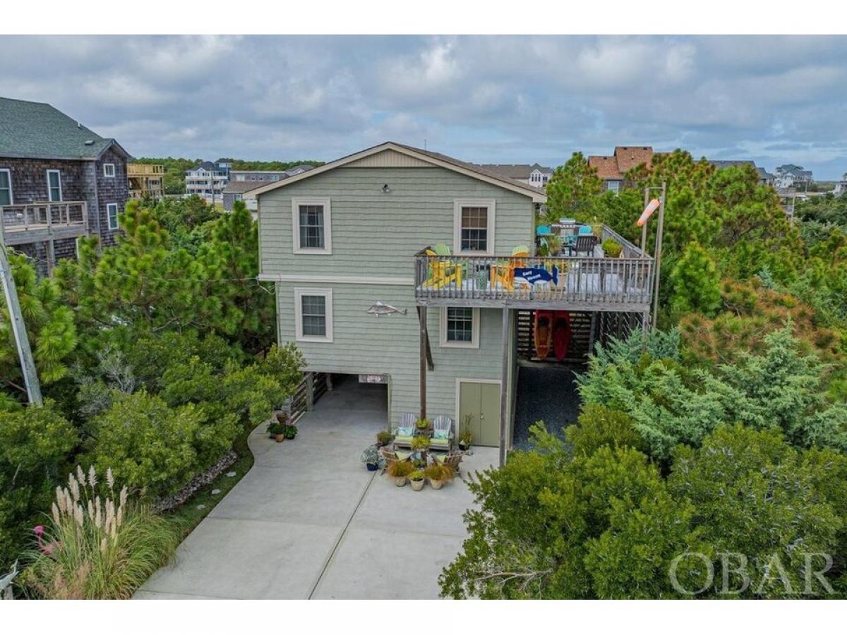 Picture of Home For Sale in Waves, North Carolina, United States