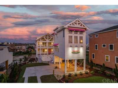 Home For Sale in Kitty Hawk, North Carolina