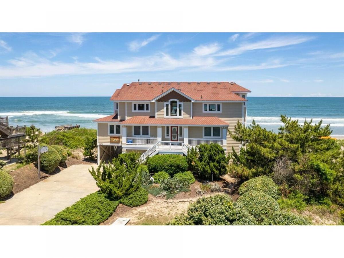 Picture of Home For Sale in Corolla, North Carolina, United States