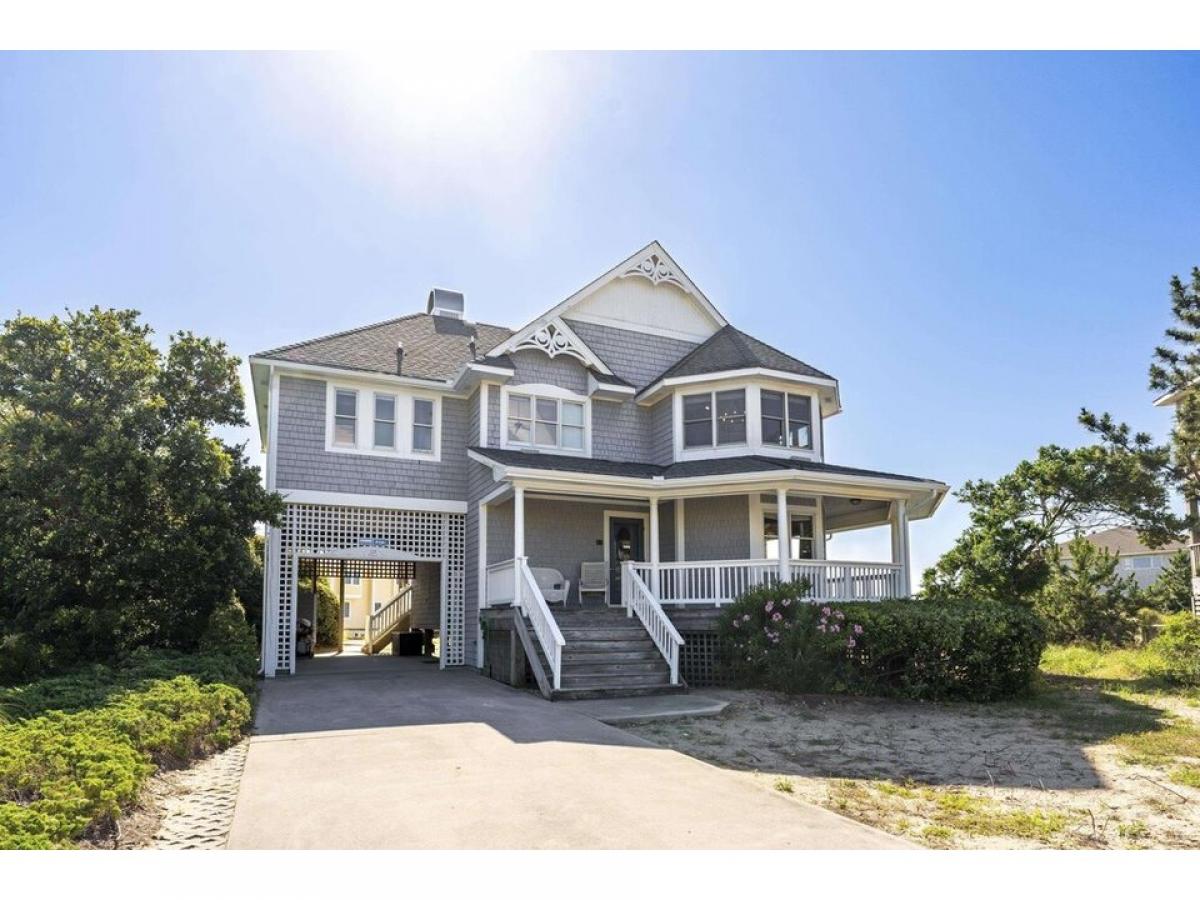 Picture of Home For Sale in Corolla, North Carolina, United States