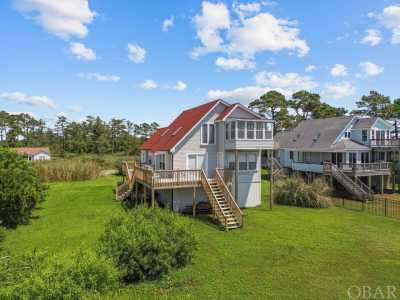 Home For Sale in Stumpy Point, North Carolina