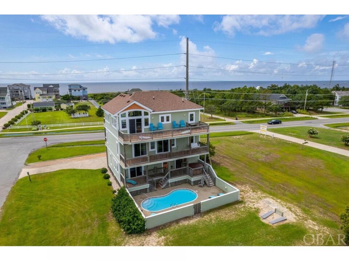 Picture of Home For Sale in Waves, North Carolina, United States