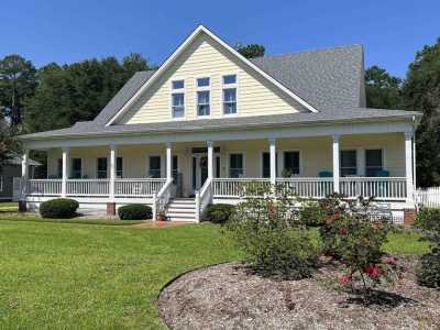 Home For Sale in Manteo, North Carolina