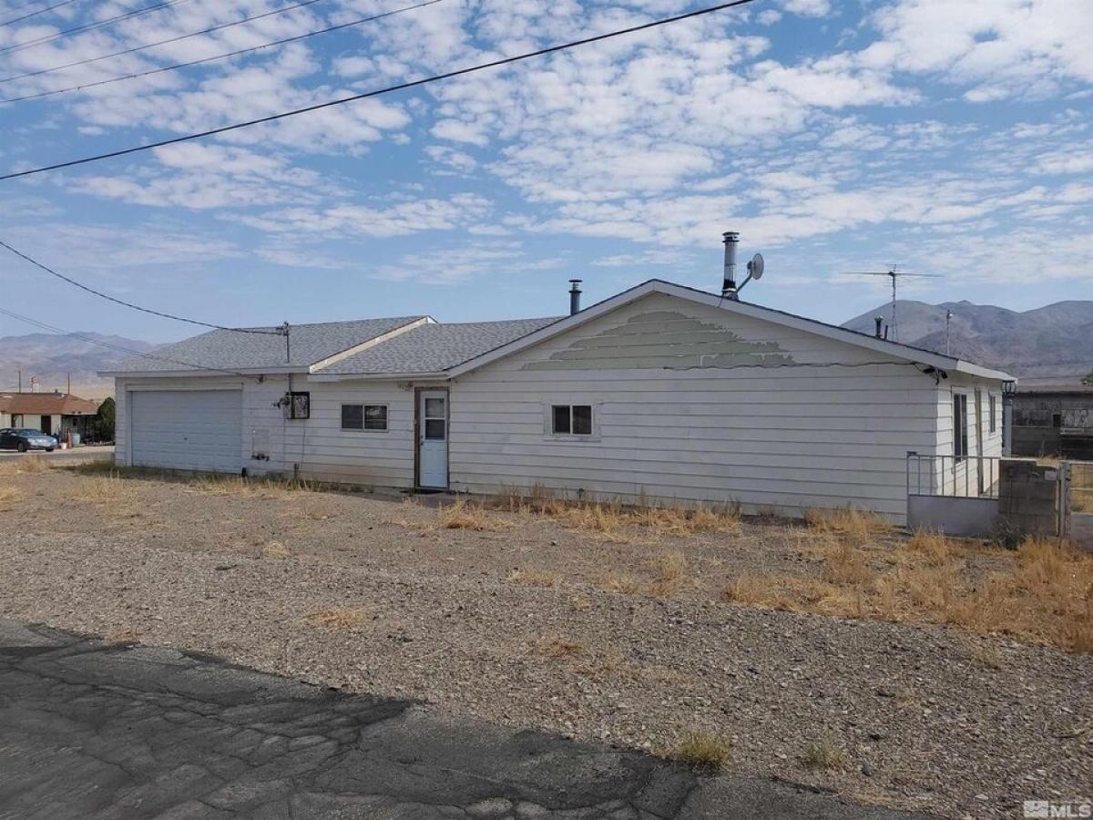 Picture of Home For Sale in Mina, Nevada, United States