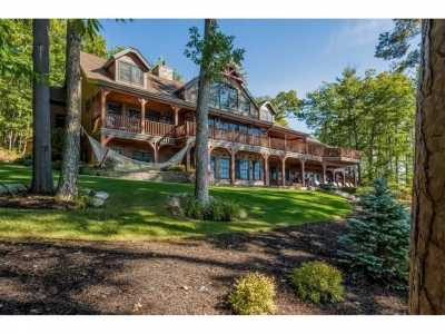 Home For Sale in Meredith, New Hampshire