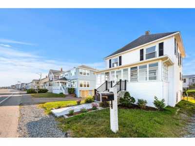 Home For Sale in Hampton, New Hampshire