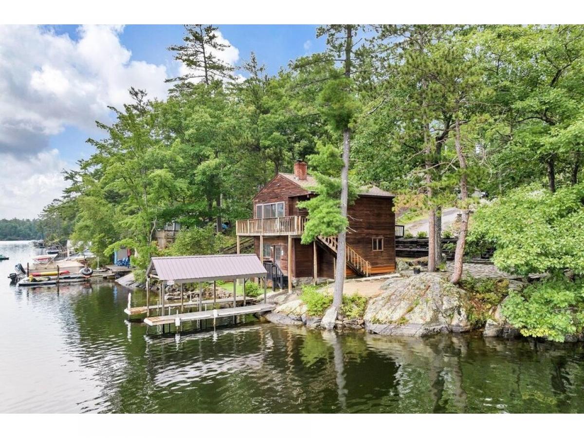 Picture of Home For Sale in Moultonborough, New Hampshire, United States