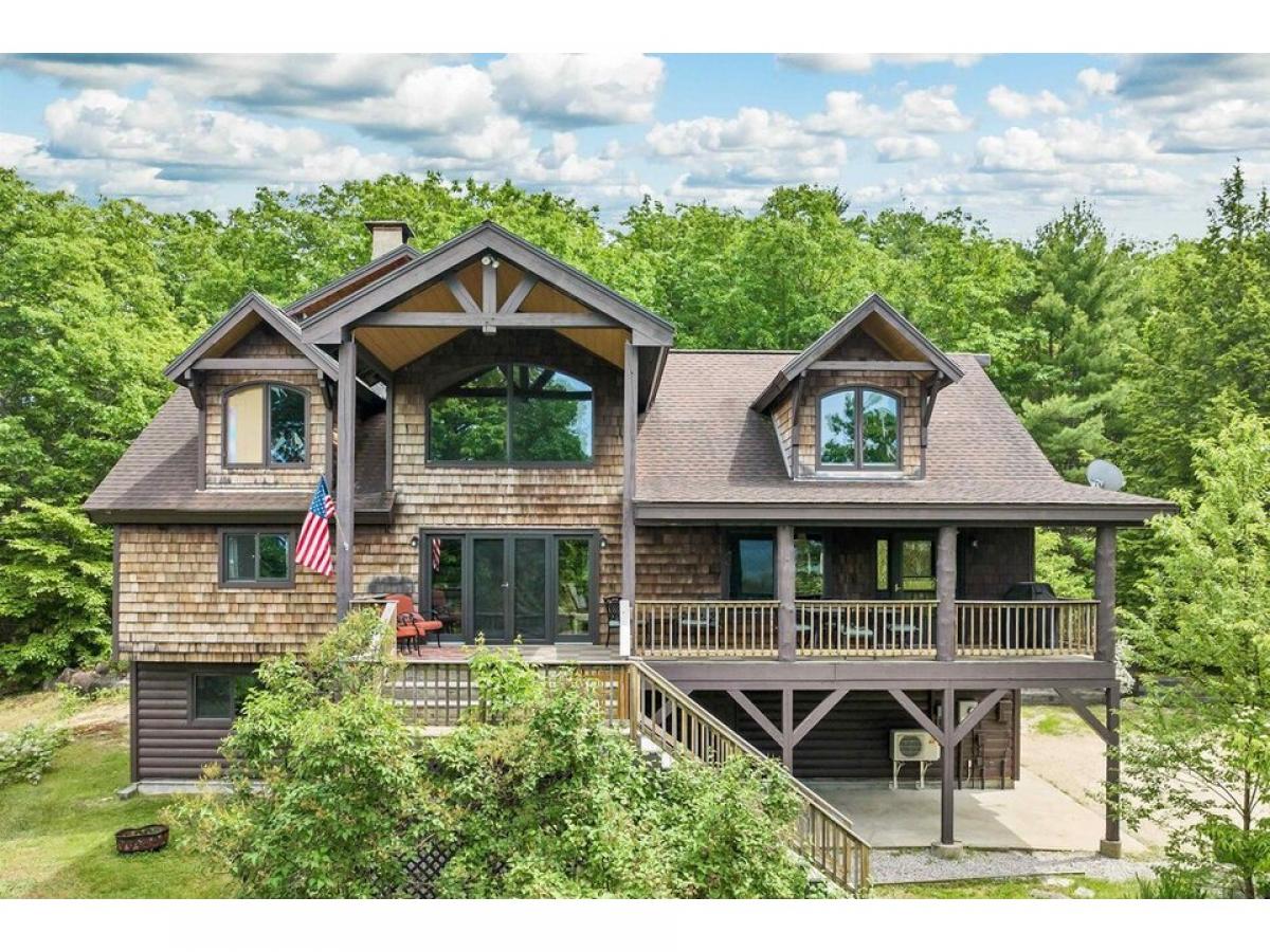 Picture of Home For Sale in Madison, New Hampshire, United States