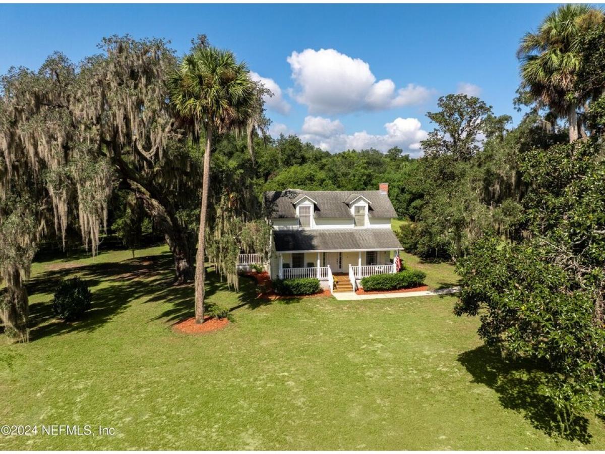 Picture of Home For Sale in San Mateo, Florida, United States