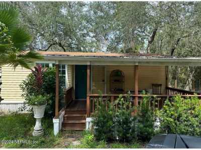 Home For Sale in Satsuma, Florida