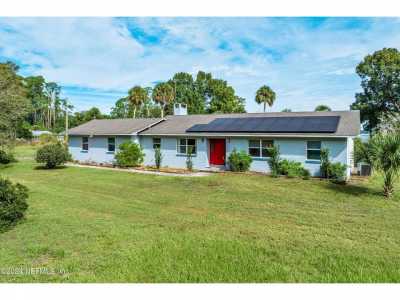 Home For Sale in Pomona Park, Florida