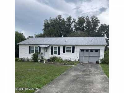 Home For Sale in Pomona Park, Florida