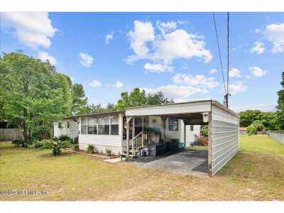 Home For Sale in Satsuma, Florida