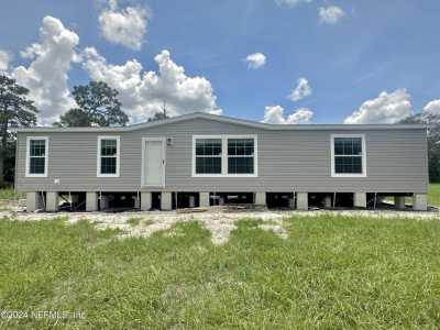 Home For Sale in Satsuma, Florida