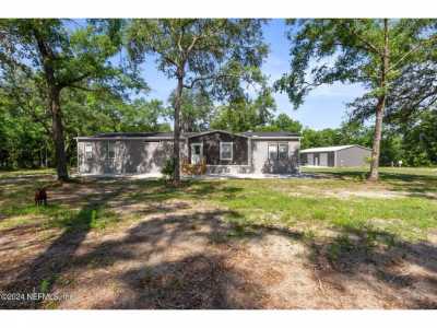 Home For Sale in Florahome, Florida